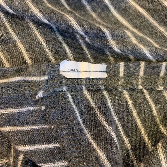 Madewell V Neck Long Sleeve Gray White Top - Picture 7 of 7